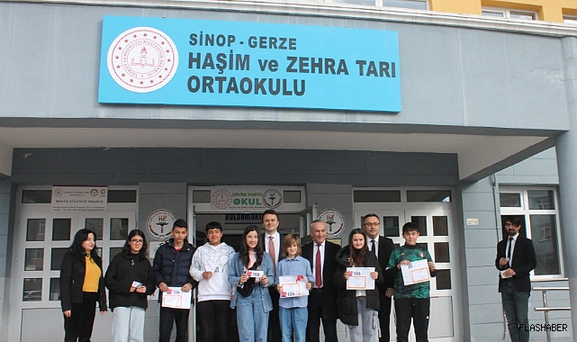 GERZE'DE ÖĞRENCİLER KARNELERİNİ ALDI