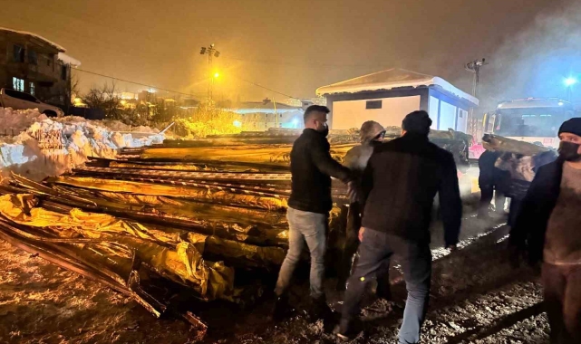Hakkari'de korkutan yangın