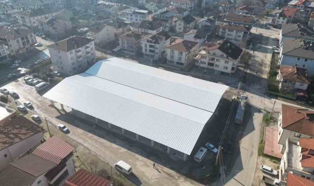 Hamidiye pazaryerinin çatısı kapandı