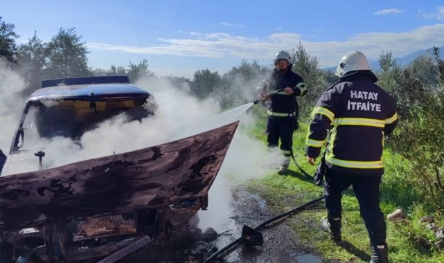 Hatay'da otomobilde yangın çıktı