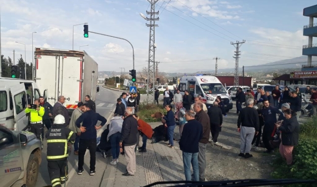 Hatay'da trafik kazası:3 kişi yaralı