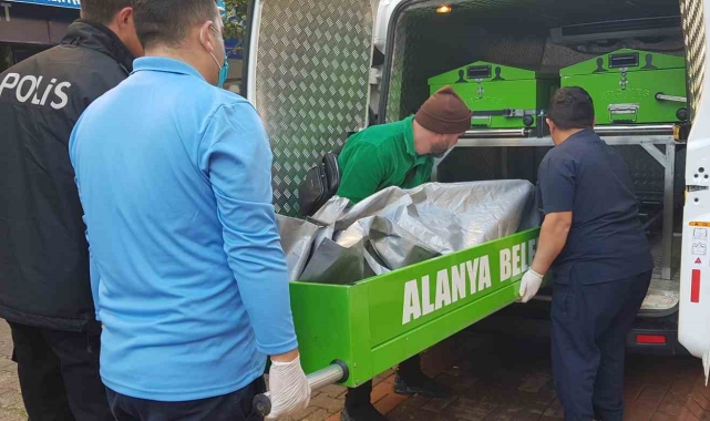 İngiliz turist yalnız yaşadığı evinde ölü bulundu