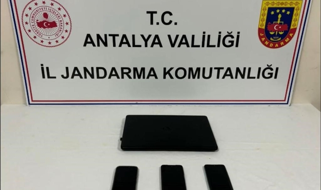 İnternet üzerinden açtıkları sahte hesaplarla 3 milyon TL'lik vurgun jandarmaya takıldı