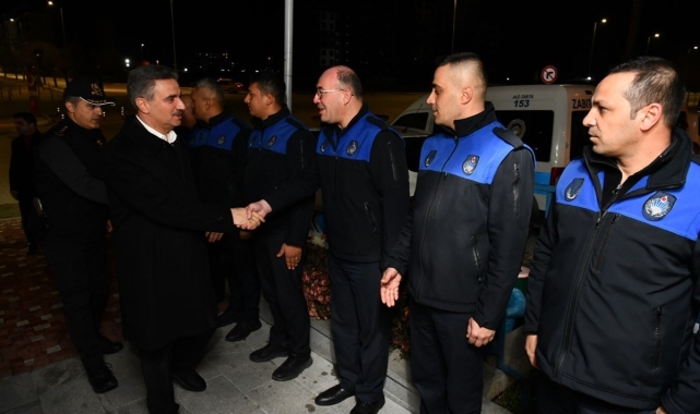 Isparta Valisi Aydın Baruş yılbaşında görevli personeli ziyaret etti