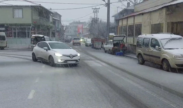İstanbul'un yüksek kesimlerinde kar