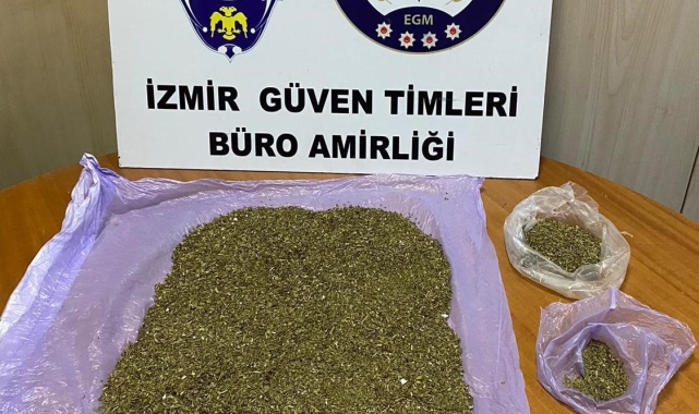 İzmir'de cezaevi firarisi uyuşturucuyla yakalandı