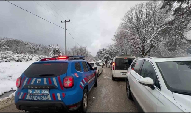 Jandarma ekipleri yolda kalan araçlar için seferber oldu