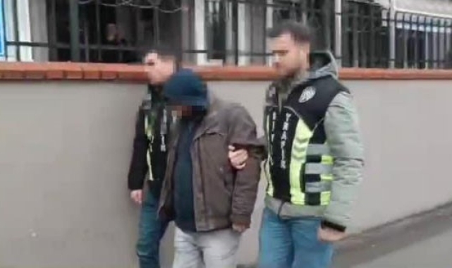 Kadıköy'de değnekçi suçüstü yakalandı