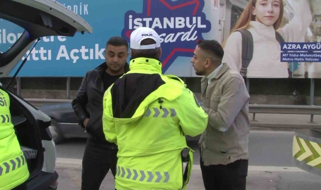 Kadıköy'de iki sürücünün trafikteki kavgası denetim noktasında son buldu