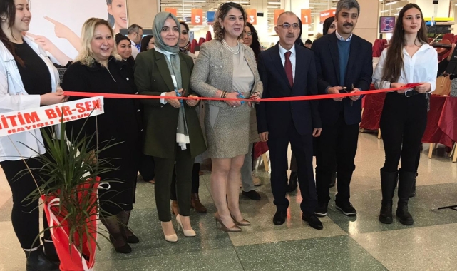 Kahramanmaraş'ta 'geri dönüşümden sanata' resim sergisi