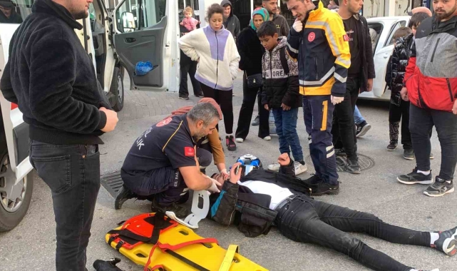 Karaman'da otomobille çarpışan motokurye yaralandı
