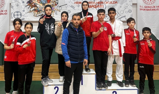 Karate il seçmelerinde Körfezli sporcular başarı elde etti