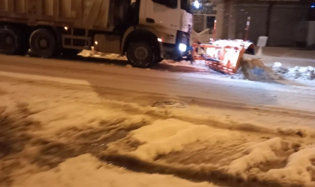 Kastamonu'da kar yağışı etkili oldu, sürücüler zor anlar yaşadı