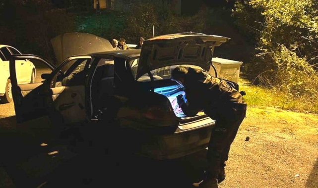 Kastamonu'ya uyuşturucu sevkiyatı yaparken yakayı ele verdiler: 3 gözaltı
