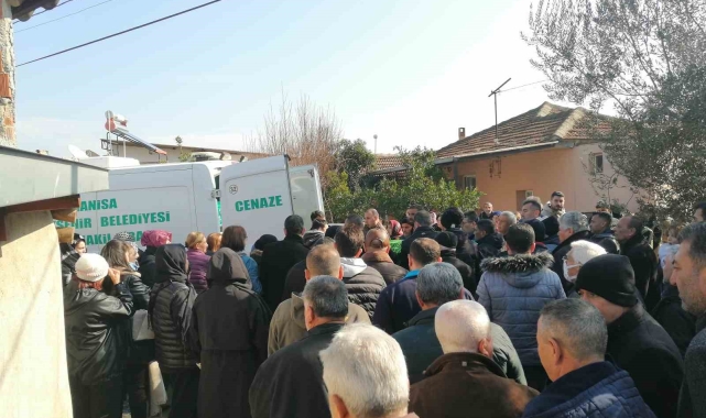 Katliam yapan doçent, Salihli'de toprağa verildi