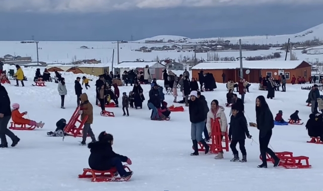 Kayak severler Abalı Kayak Merkezi'nde buluştu