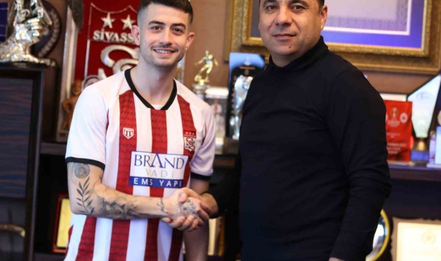 Kerem Atakan Kesgin resmen Sivasspor'da