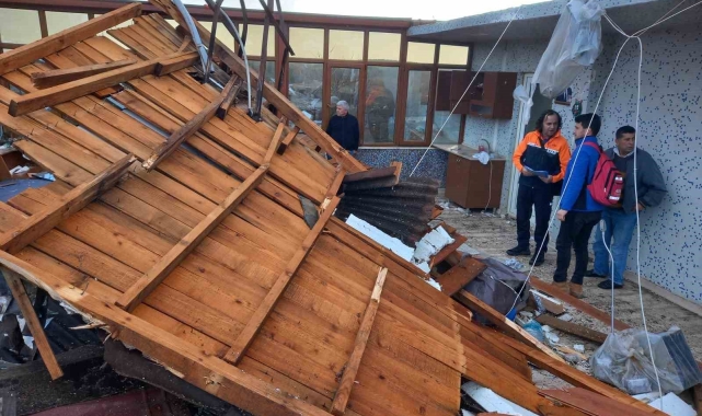 Keşan ve İpsala'daki hortum evlere zarar verdi