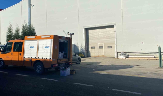 Kimyasal sızıntı alarmı: Gökyüzünü turuncu duman kapladı