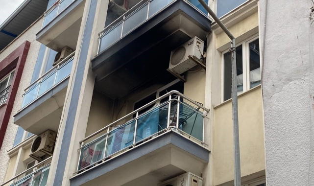 Klima alev aldı, evi yaktı