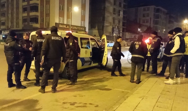 Kontrol noktasından kaçan şahsın üzerinden satır çıktı