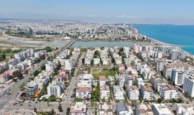 Konut satışlarının yüzde 40'a yakın düştüğü Antalya'da tersine göç başladı