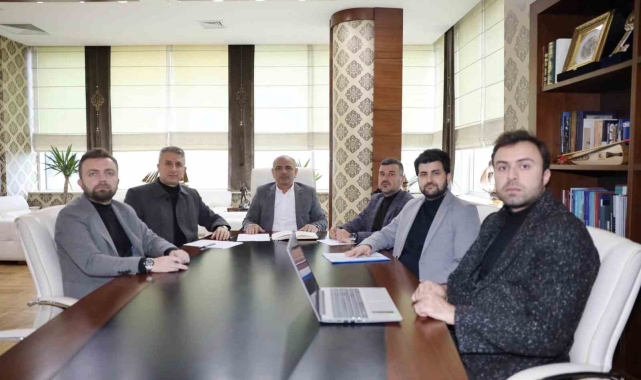 Körfez Belediyesi'nde zam sevinci: "Giydirilmiş en düşük maaş 37 bin TL oldu"