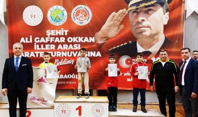 Körfezli karateciler Sakarya'dan madalyalarla döndü