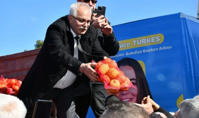 Kozan Belediyesi Adanalılara 20 ton ücretsiz portakal dağıttı