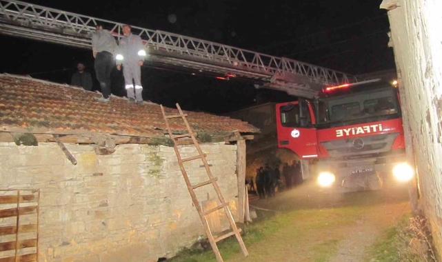 Kütahya&#039;da ahşap ev yangını: 1 yaralı