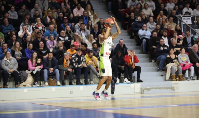 Manisa BBSK Fransa'dan galibiyetle döndü