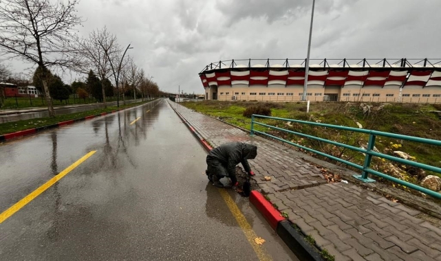 Manisa Büyükşehir ve MASKİ ekipleri fırtınaya karşı sahada