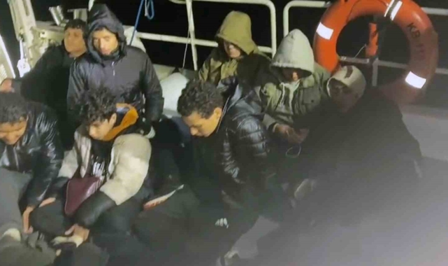 Marmaris açıklarında 13 düzensiz göçmen kurtarıldı