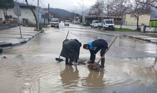 MASKİ'nin yağış müdahalesi sürüyor