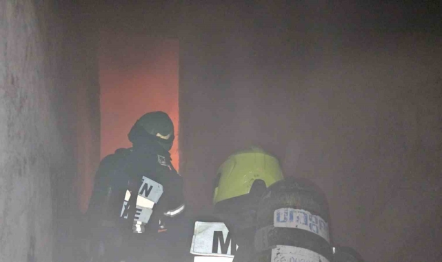 Mersin'de ev yangını ekiplerin müdahalesiyle söndürüldü