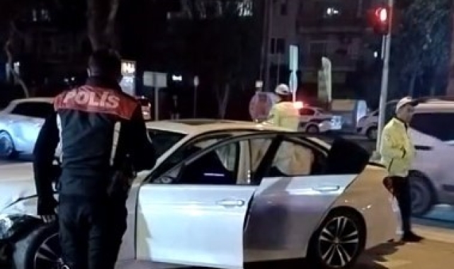 Mersin'de silahlı saldırıya uğrayan sürücü aracıyla refüje çarptı
