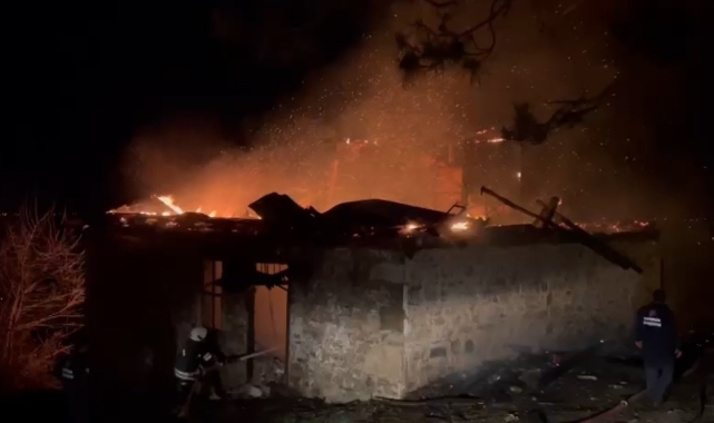 Metruk bina alevlere teslim oldu