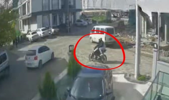 Milas'ta motosiklet otomobille çarpıştı: 2 yaralı
