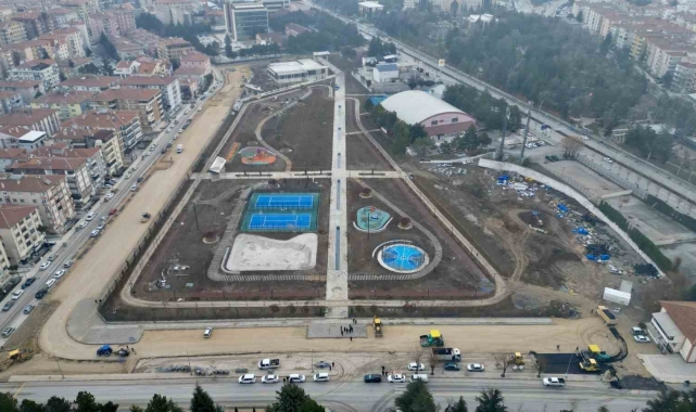 Millet bahçesindeki çalışmaları inceleyen Başkan Aşgın: "Proje büyük oranda tamamlandı"