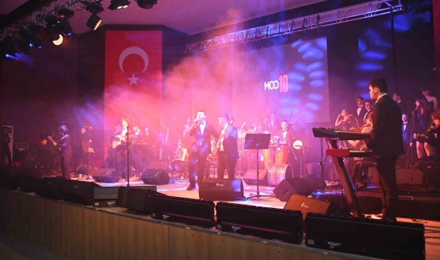 MOD10, Edremitlilere müzik ziyafeti yaşattı