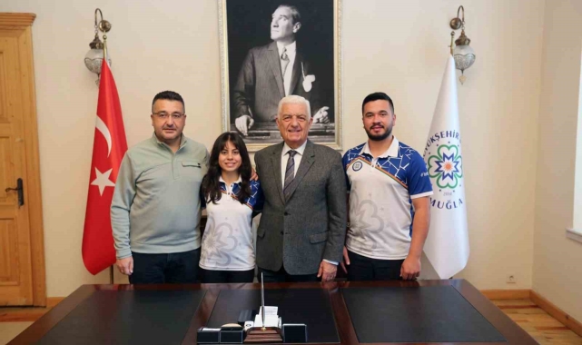 Muğla Büyükşehir okçusu Hazal dünya rekoru kırdı