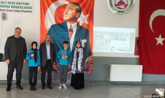 Okul birincilerine Kur'an-ı Kerim hediye edildi