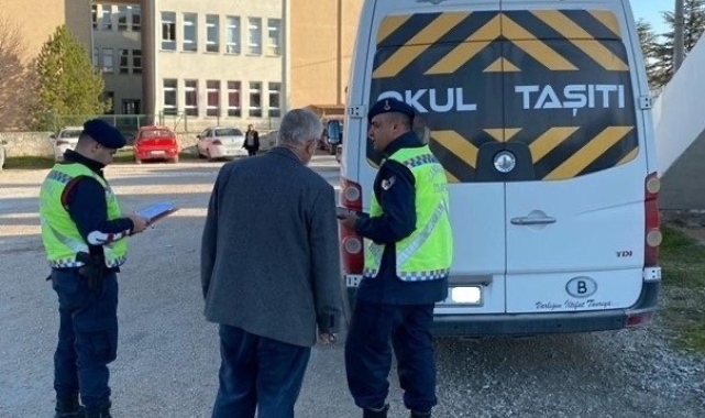 Okul servis araçları kurallara uyuyor