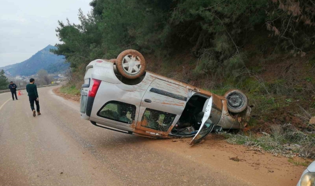 Osmaneli'de takla atan aracın sürücüsü yaralandı