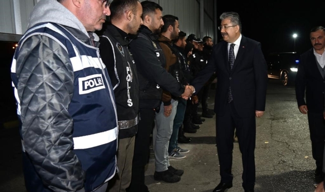 Osmaniye Valisi Yılmaz, yeni yıla görevi başında girecek olan personeli ziyaret etti