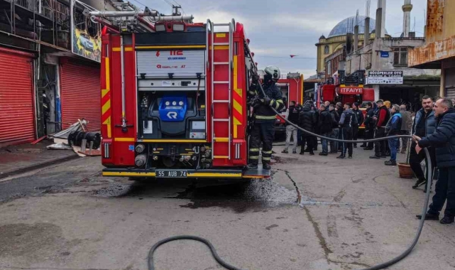 Oto yedek parça dükkanında yangın