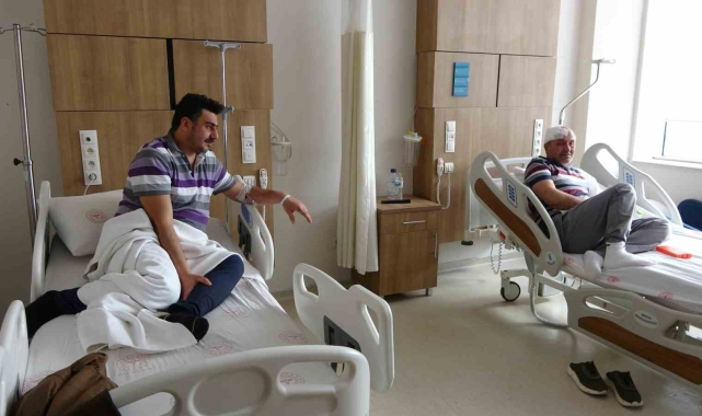 Otobüs kazasında yaralanan kazazede: "Otobüsü ağaç tuttu, ağaç olmasaydı hepimiz ölmüştük"