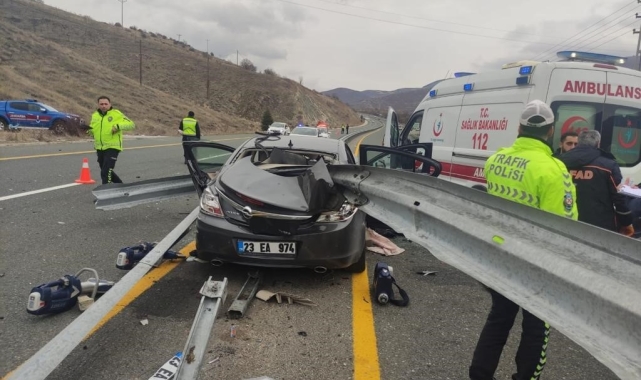 Otomobil bariyerlere ok gibi saplandı: 1 ölü, 1 yaralı