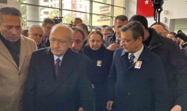 Özgür Özel ve Kemal Kılıçdaroğlu cenaze töreninde bir araya geldi