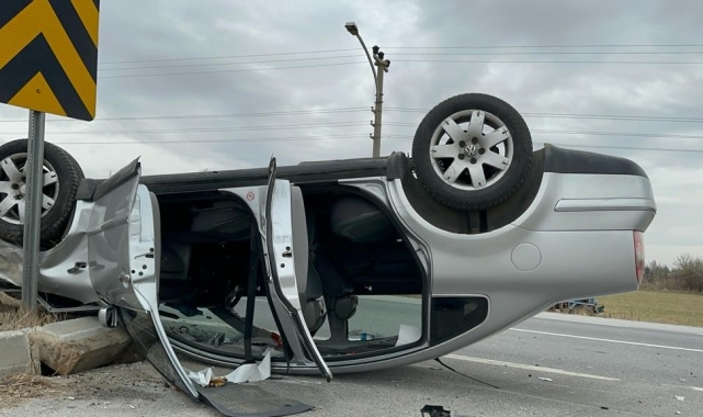 Patpat ile çarpışan otomobilde 3 kişi yaralandı